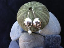 Gold swirl earrings
